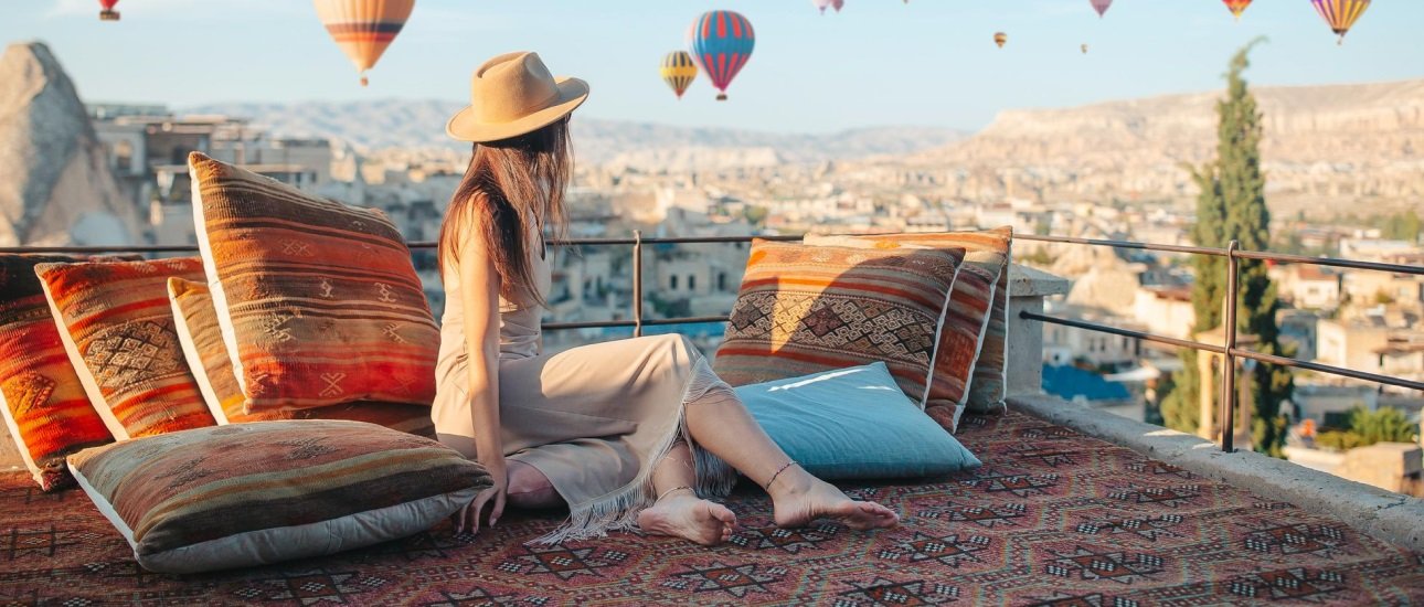 About R Global Tourist Getaway