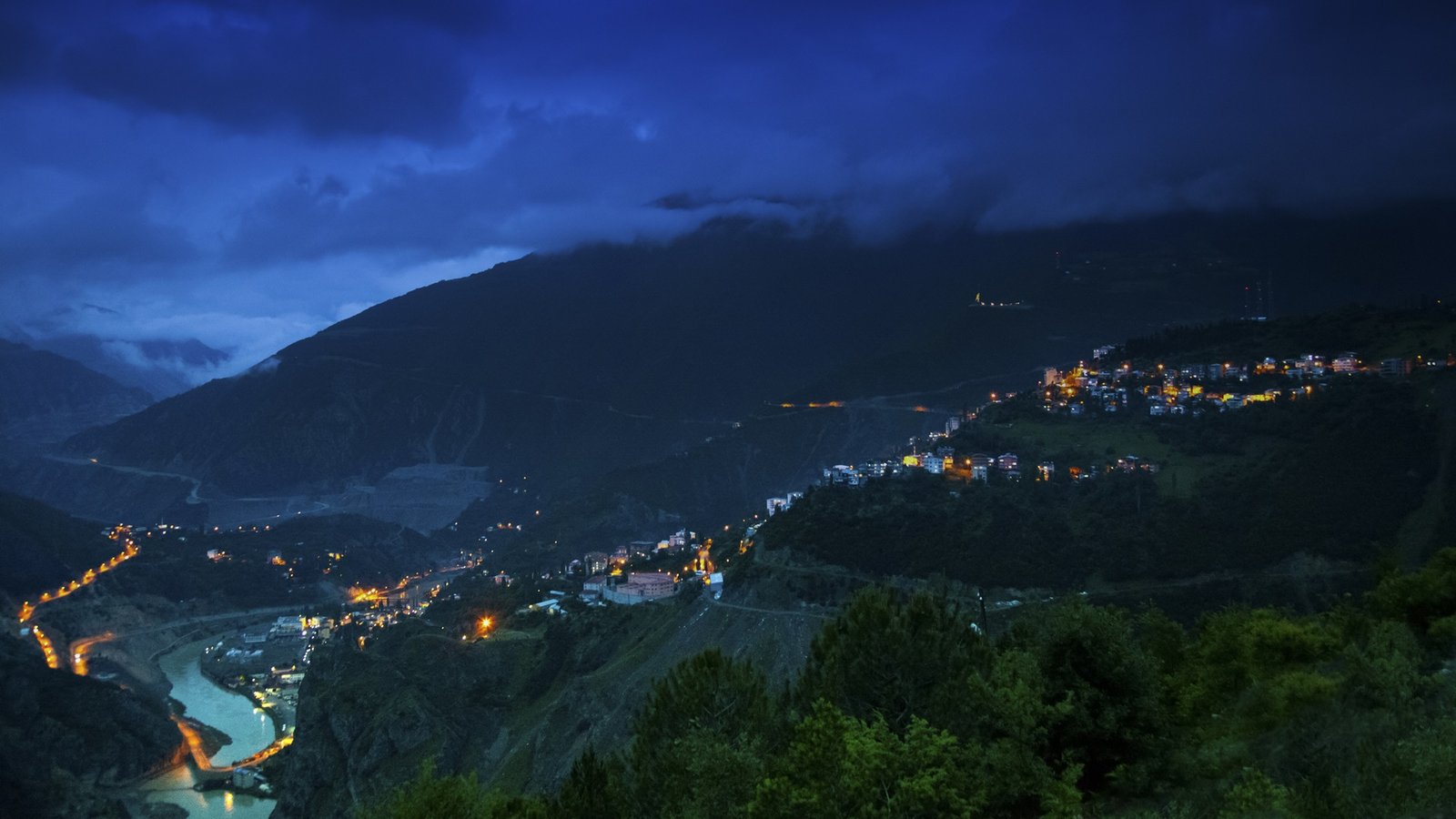 R Global Tourist Getaway