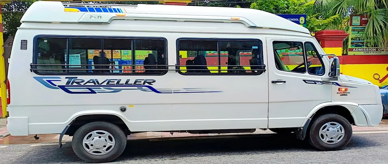 Tempo Traveller (9–17 Seater)